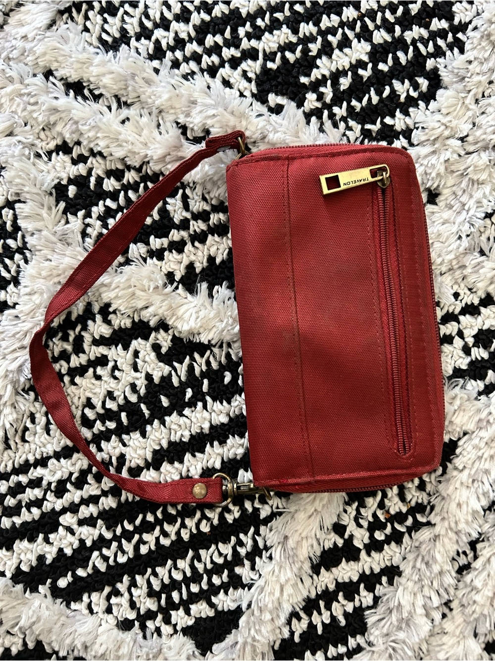 Travelon maroon hobo bag purse with internal rfid protector pocket - Picture 7 of 10